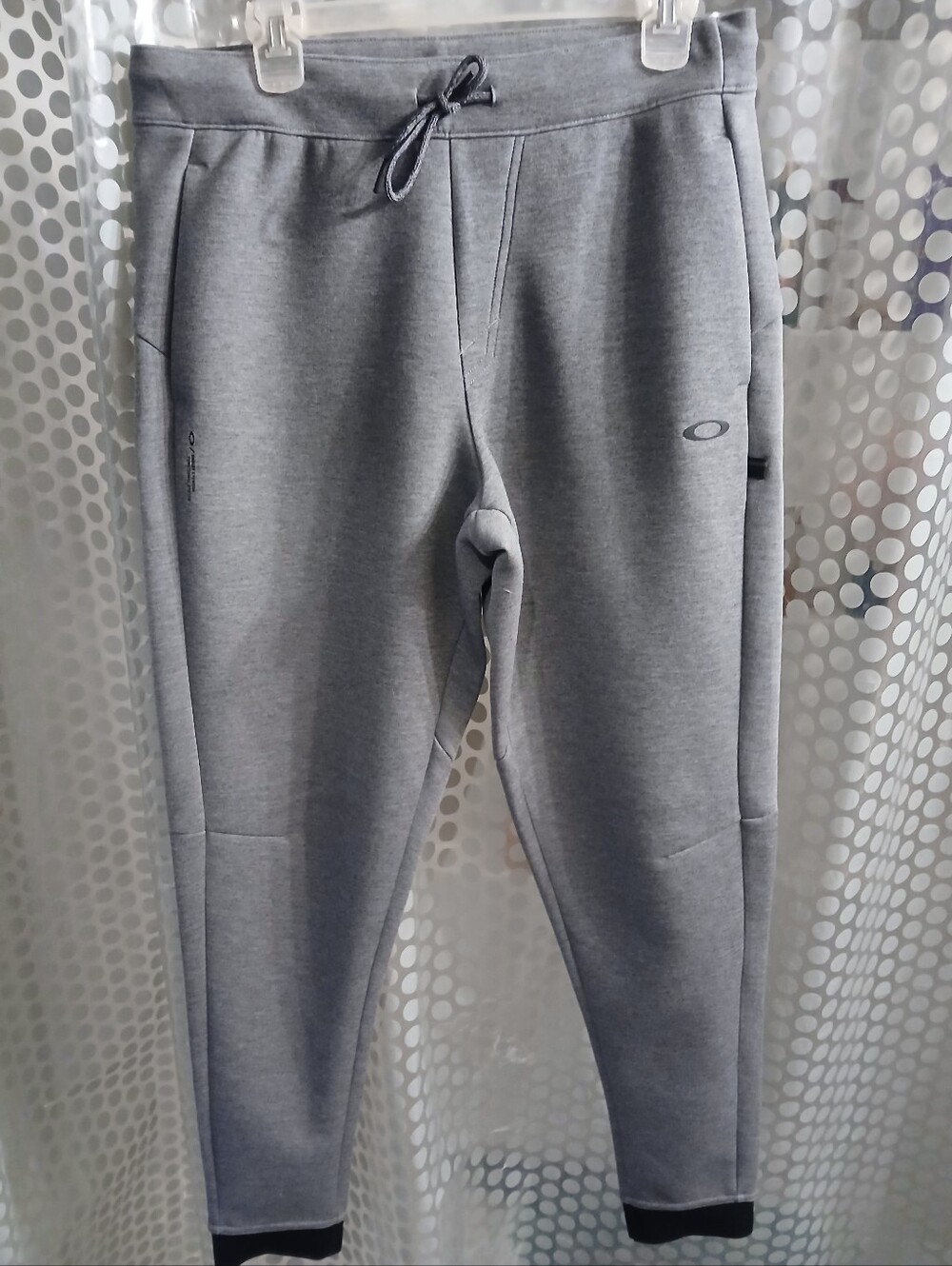 Oakley Men's Medium Tech Knit Gray Athletic Jogger Pants. FF#463